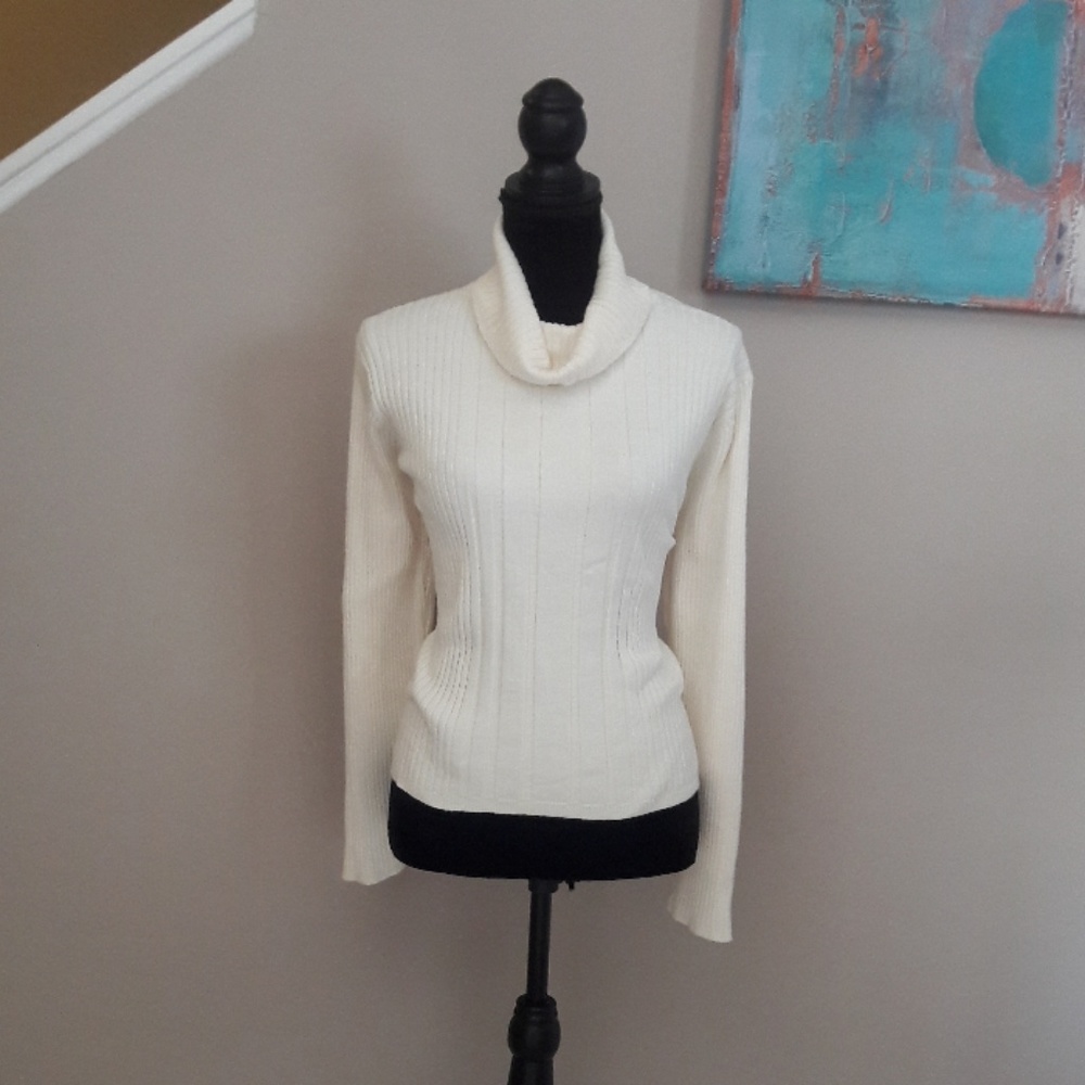 Studio by Liz Claiborne/Turtle Neck/ Sweater